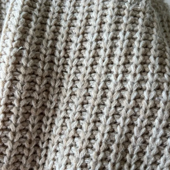 ESSENTIALS by FULL TILT Cream Crew Neck Long Sleeve Sweater Size XS - Picture 2 of 8